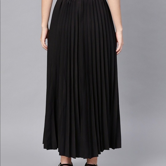 Black Accordian Pleat Maxi Skirt, Brand new with tags, Size-Large - Picture 4 of 11
